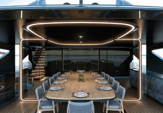 Tankoa S702 Next 70 exterior deck with dining