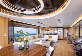 Horizon Yachts FD110 interiors