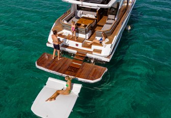 Marex 440 transom beach club