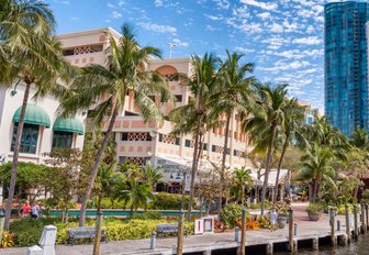 homes along city canals. Fort Lauderdale 