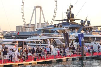 visitors at Dubai International Boat Show