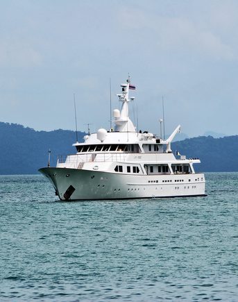 Yacht Range vs Autonomy: How Long Can a Yacht Really Stay at Sea?