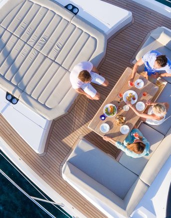 Yacht Utilization and Guest Count: Choosing The Right Yacht