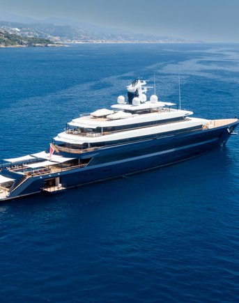 Yacht Stern Design: Which Beach Club Features Are Worth Having?