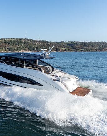 Sports Yacht vs Flybridge: What's the Difference?