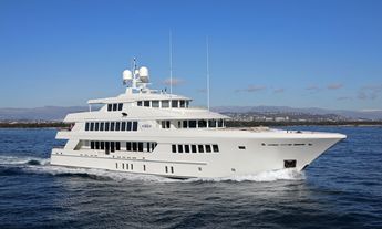                         48.77m Lady Maxine 2011 Finalist