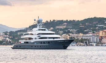                         78.4m Rocinante 2009 Finalist