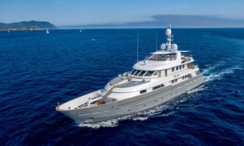                         44m De De 2013 Finalist