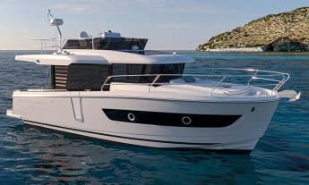 Swift Trawler 37 Fly - 2026 Finalist