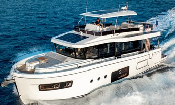 Swift Trawler 54 - 2025 Finalist