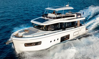 Swift Trawler 54 - 2025 Finalist