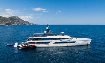 Amels 60 Entourage 