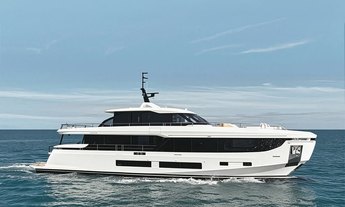 Azimut Grande 30M Crystal III 