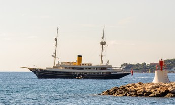 Custom Corsair Yachts Nero