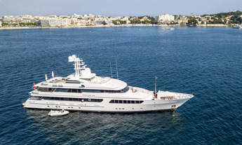 Custom Feadship Hurricane Run