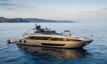 Riva 110' Dolcevita Fatima