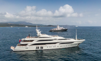 Custom Benetti Seanna