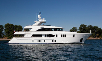 Ocean Alexander 120 Megayacht Dream Weaver