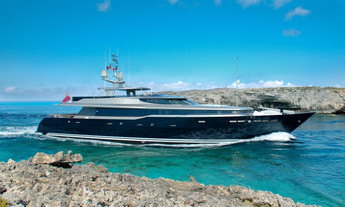 Custom Alloy Yachts Vesper