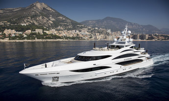 Custom Benetti Illusion V