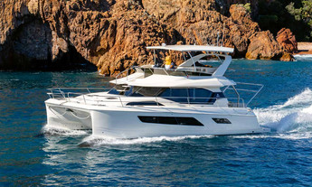 Aquila 44 Yacht