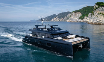 100 Sunreef Power Petite Belle 