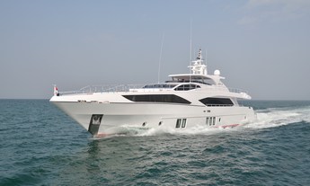 Gulf Craft Majesty 125 Persistence