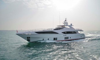 Gulf Craft Majesty 122 Elza