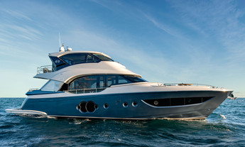 Monte Carlo Yachts MCY 70 Skylounge