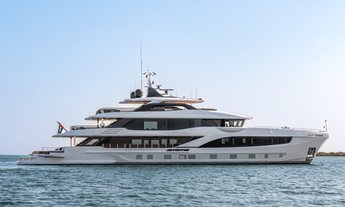 Gulf Craft Majesty 145 