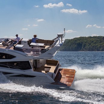 What is a Flybridge Yacht?