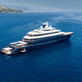 Yacht Stern Design: Which Beach Club Features Are Worth Having?