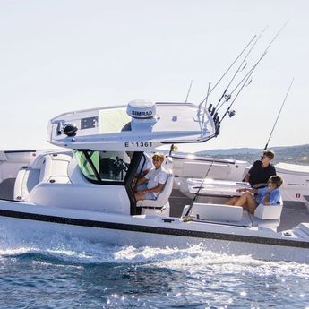 What Is a Center Console Yacht? Benefits, Use Cases, and Buying Tips