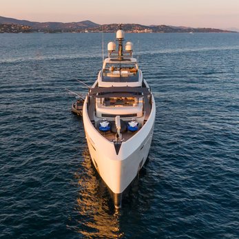 Vertige yacht exterior 2