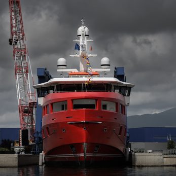 Akula yacht exterior 4