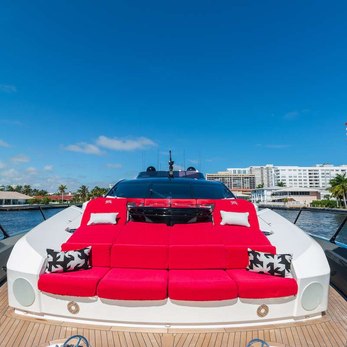 Matzu yacht exterior 2