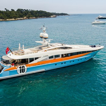 Aurelia yacht exterior 3