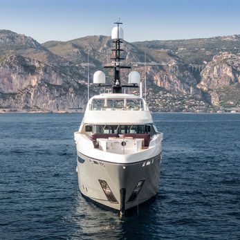 Moonraker yacht exterior 2