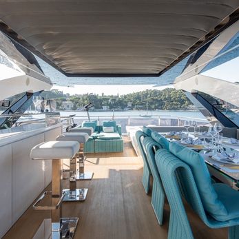7 Seconds yacht interior 2