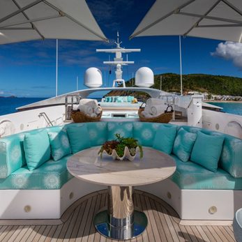 Balista yacht exterior 2
