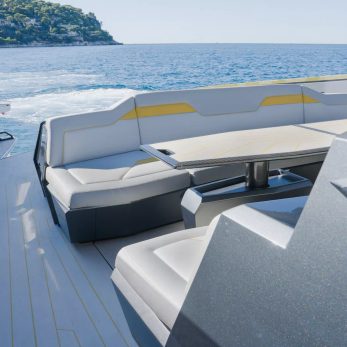 Kiki yacht exterior 3