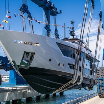 MM yacht exterior 2