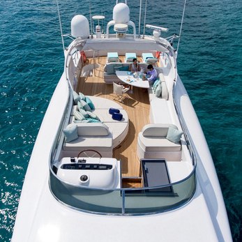 Amaya yacht exterior 3