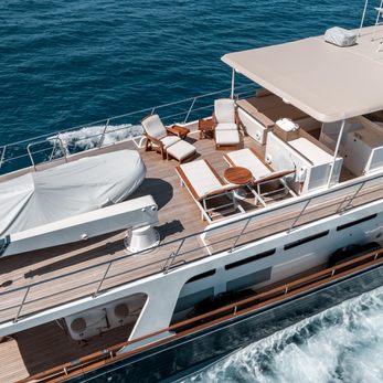 Rat Pack yacht exterior 3