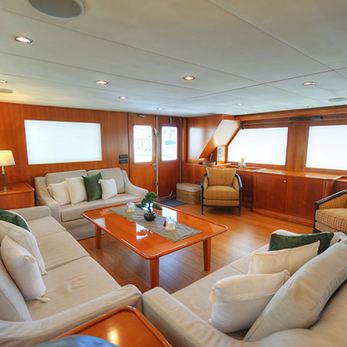 Voyager yacht interior 3