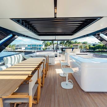 Beso yacht interior 2