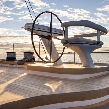 Alice yacht exterior 4