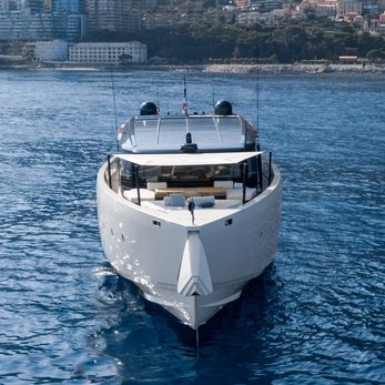 Anmax yacht exterior 2