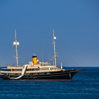 Nero yacht exterior 4