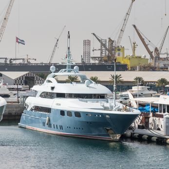 O'Neiro yacht exterior 3